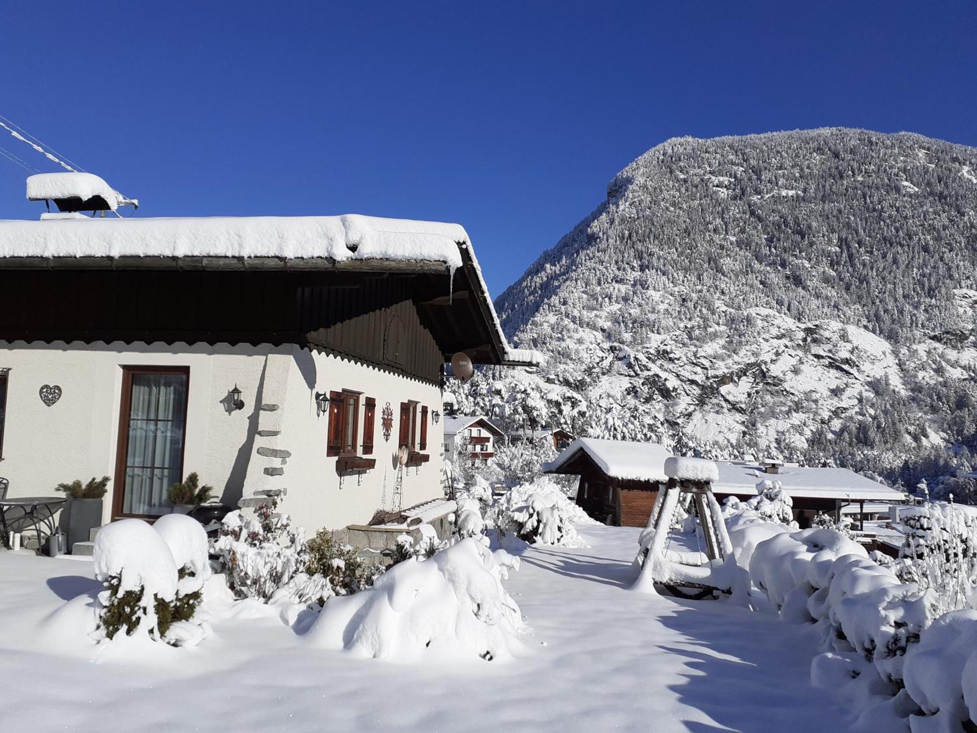 Ferienhaus Oetztal-Lodge Заутенс Екстериор снимка